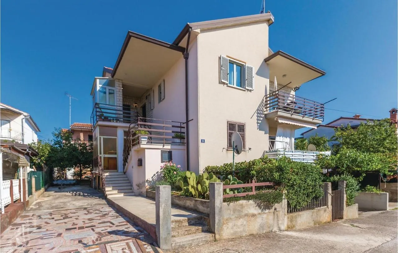 Lovely Apartment In Novigrad With Wifi
