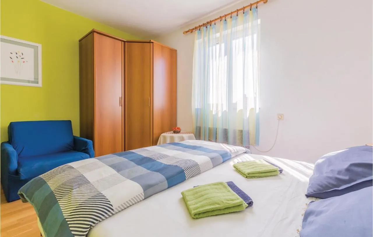Lovely Apartment In Novigrad With Wifi